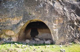 GÂVUR VALLEY ROCK HOUSINGS