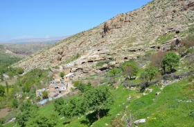 ÖĞÜTLÜ VILLAGE ROCK HOUSING