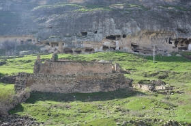 YAMAÇ (SLOPE) COMPLEX