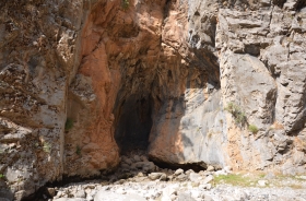 AKÇALI VILLAGE ILLUSTRATED ROCK SHELTER