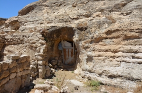 OYMATAŞ VILLAGE ROCK HOUSINGS