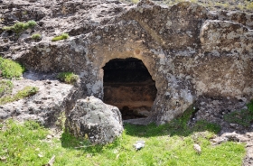 YOLÜSTÜ VILLAGE ROCK TOMB NO. 1